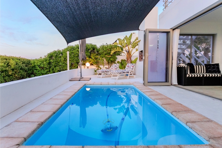 5 Bedroom Property for Sale in Golden Mile Western Cape
